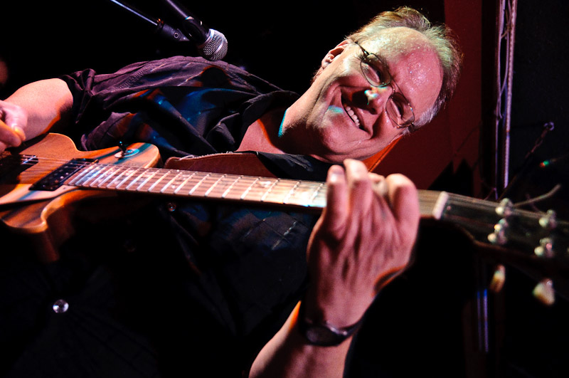 "Antonio-Carlos Rodriguez" Gitarrist, S�nger, Drummer und T�bingens bester Gitarrenlehrer